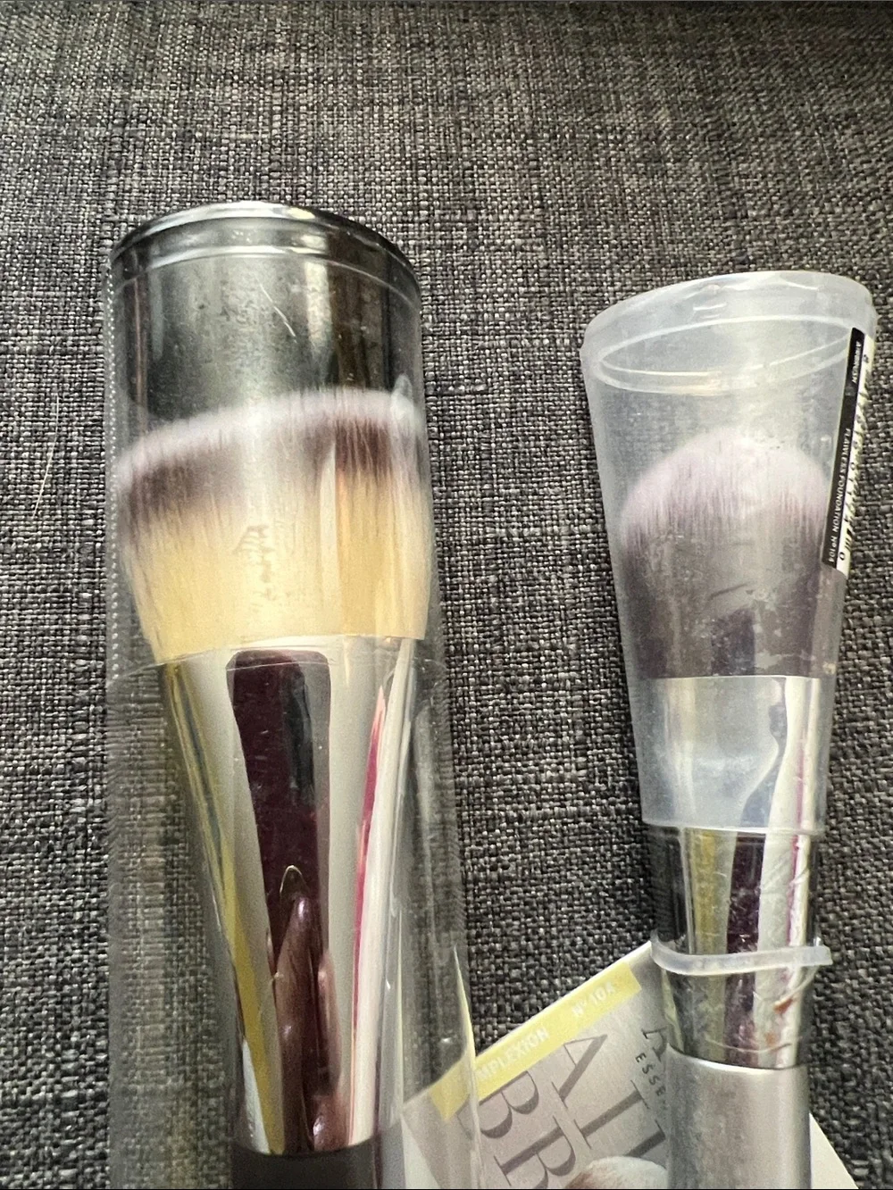 It cosmetics brushes